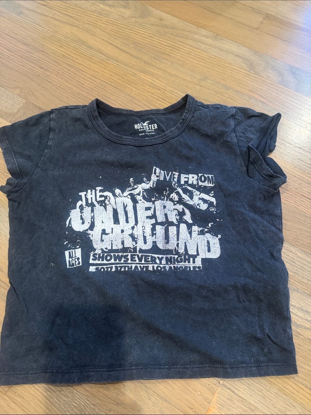 Hollister Black Short-Sleeve Graphic Tee